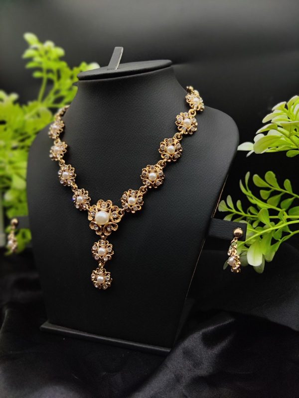Imported Majestic Pearl Flower Necklace Set|Best Quality Necklace For Girls & Women | Artificial Jewellery