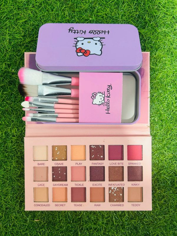 8 In 1 Ultimate Makeup Deal , Eyeshadows & Makeup Brushes