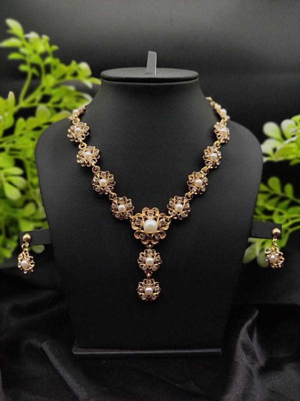 Imported Majestic Pearl Flower Necklace Set|Best Quality Necklace For Girls & Women | Artificial Jewellery